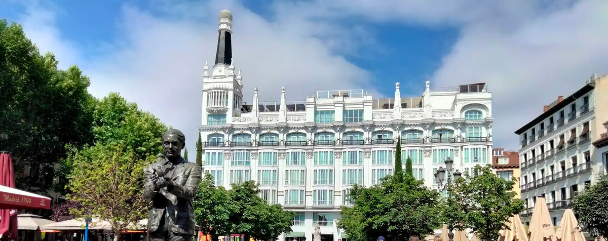 Plaza de Santa Ana: el corazón literario de Madrid