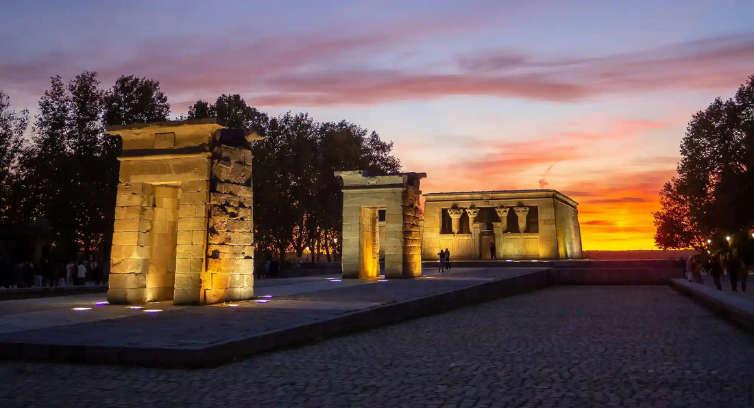 Parque del Oeste: templo egipcio, guerra y teleférico
